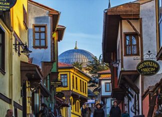 King Candaules and His Pride